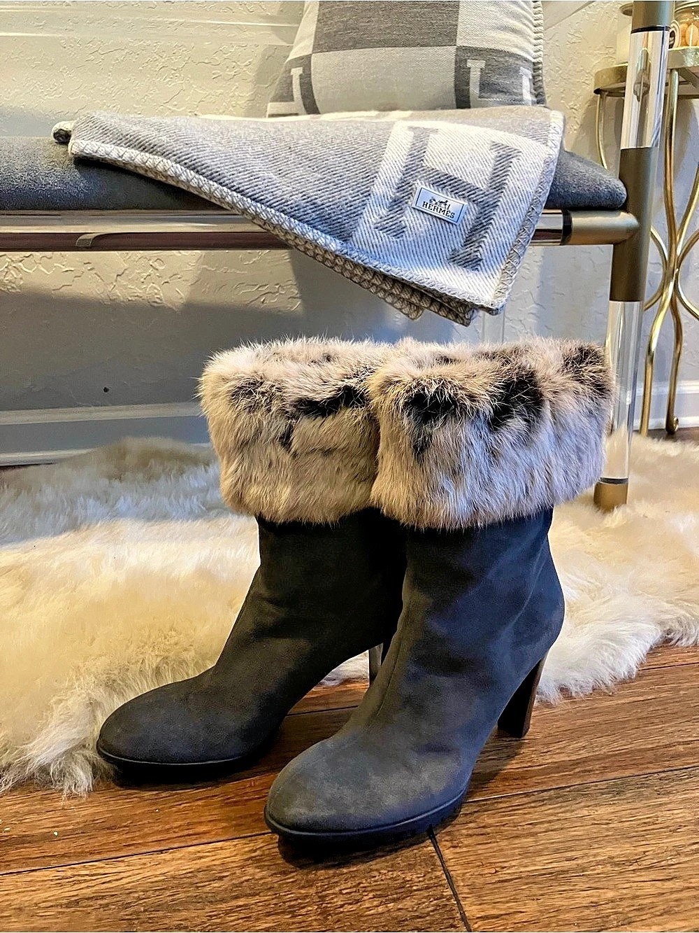Aquatalia "Prince" Weatherproof Suede Boots Size 9
